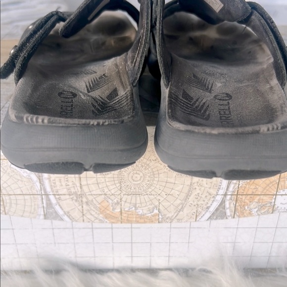 MERRELL Sandals Black Slip-on Sandals - Size 9 - Picture 6 of 10